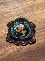 Efteling jubileum pin Piranha 25 jaar, Verzamelen, Efteling, Ophalen of Verzenden, Zo goed als nieuw, Button of Speldje