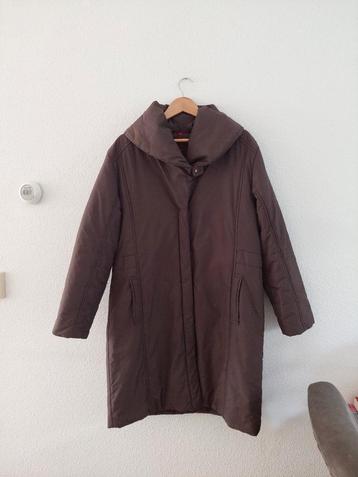 Winterjas lengte103cm LIV 46(XL) bruin gewatteerd 1xGedragen beschikbaar voor biedingen