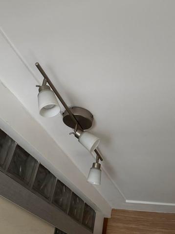 Plafondlampen beschikbaar voor biedingen