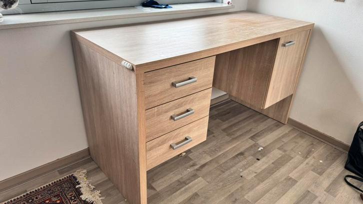 Gratis bureau, Huis en Inrichting, Bureaus, Gebruikt, Bureau, Ophalen