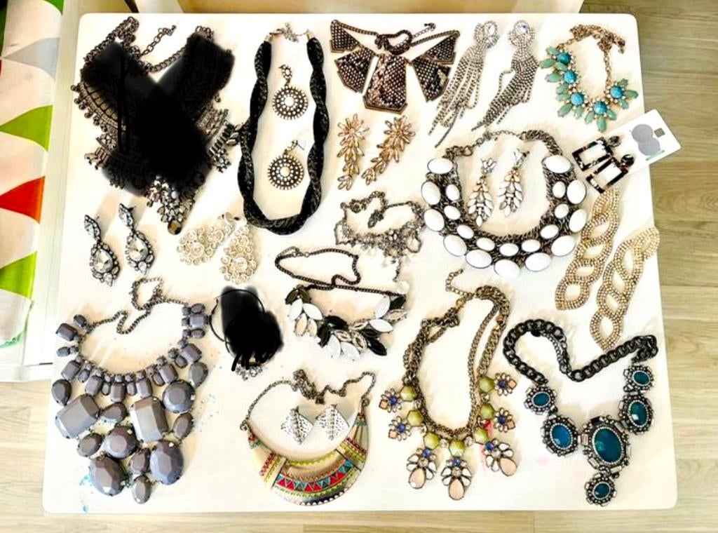 11 stuk kettingen en 10 stuk oorbellen graag alles in 1 koop, Ophalen of Verzenden, Gebruikt, Overige kleuren, Overige materialen