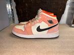Air Jordan 1 Mid GS “Orange suede” maat 39, Ophalen of Verzenden, Zo goed als nieuw, Sneakers of Gympen