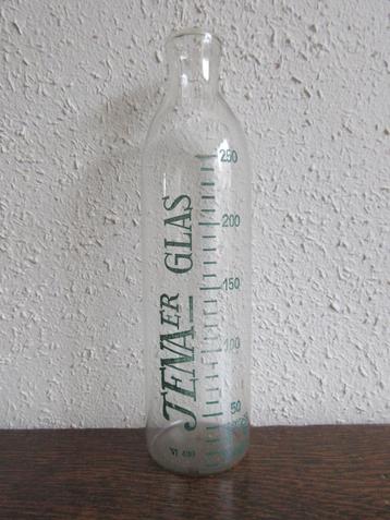 Baby zuig fles Jena uit 1931