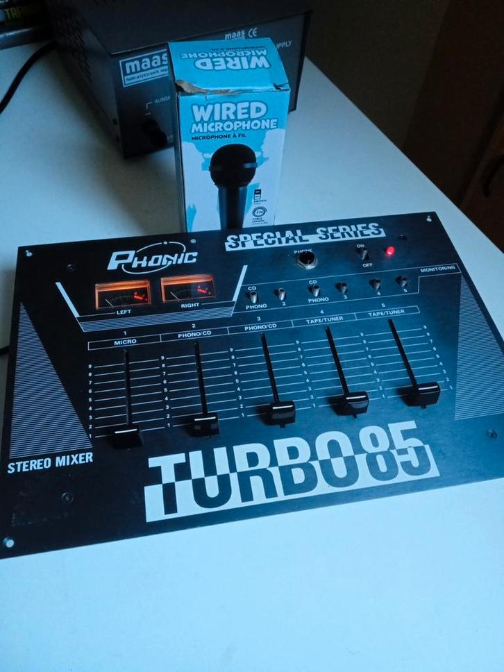 Phonic Turbo 85 Mengpaneel + Microfoon, Muziek en Instrumenten, Mengpanelen, Gebruikt, Minder dan 5 kanalen, Microfooningang, Ophalen of Verzenden