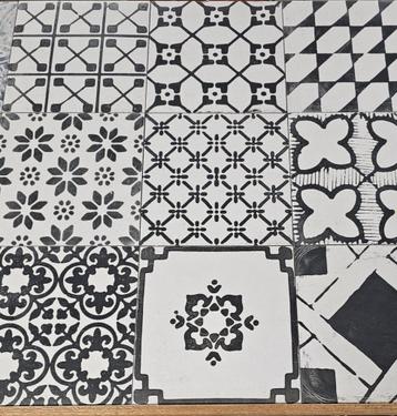 Te koop; vloertegels decor mix white 10m2 beschikbaar voor biedingen