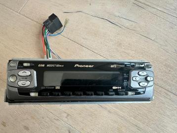 Pioneer autoradio beschikbaar voor biedingen
