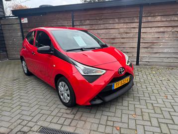 Toyota Aygo 1.0 Vvt-i 72pk 5D 2018 Rood beschikbaar voor biedingen