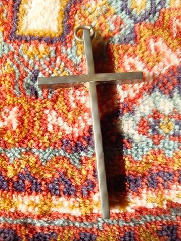 Vintage Kruis beschikbaar voor biedingen