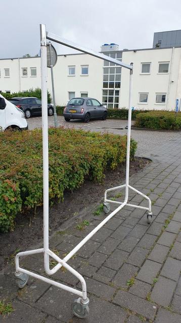 Vintage stevig gewield kledingrek kapstok Van €150 Voor €75 beschikbaar voor biedingen