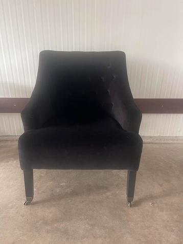 Zwarte Fauteuil met Wieltjes beschikbaar voor biedingen