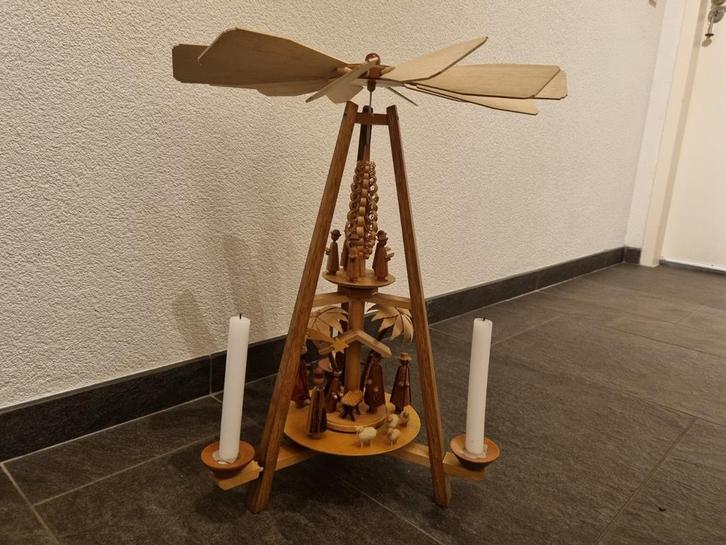 Antieke houten Kerstpiramide uit het Ertsgebergte, Diversen, Kerst, Ophalen of Verzenden