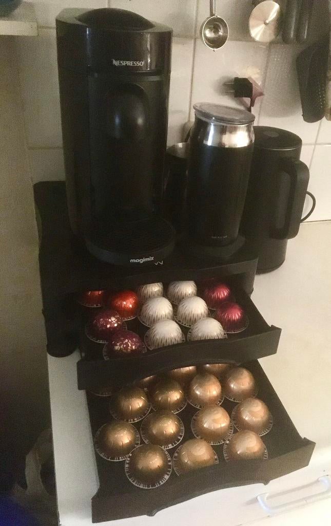 Lades onder nespresso of dolce gusto.  Met pootjes, Witgoed en Apparatuur, Koffiezetapparaten, Ophalen of Verzenden, Koffiemachine
