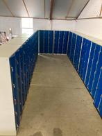Te koop 14 stalen  locker kasten met 15 deuren per kast, Ophalen, Gebruikt