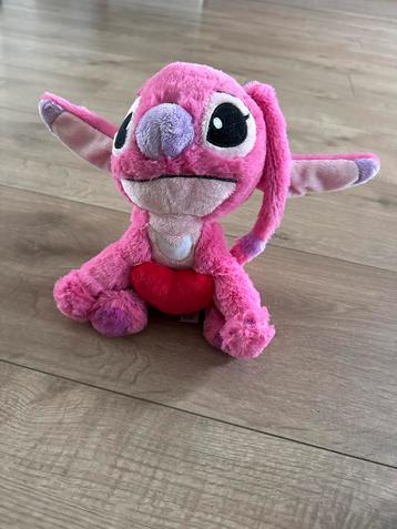 Roze Angel knuffel met Hart beschikbaar voor biedingen