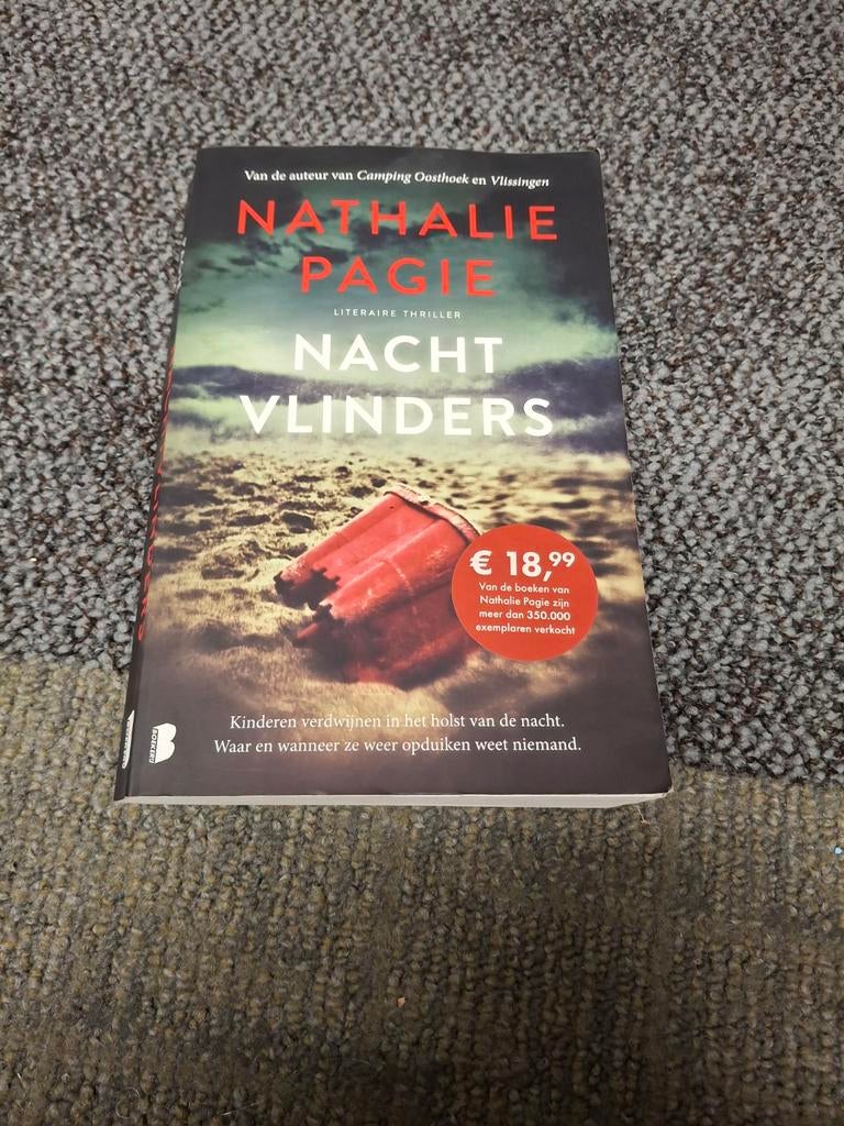 Nachtvlinders - Nathalie Pagie (Thriller), Boeken, Ophalen of Verzenden, Zo goed als nieuw, Nathalie Pagie, Nederland