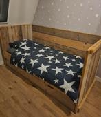 Stoer Steigerhouten bed met ruime lade, Ophalen, 85 tot 100 cm, Zo goed als nieuw, Matras