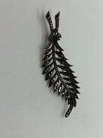 V740 Prachtige zilveren broche leaf markasiet, Sieraden, Tassen en Uiterlijk, Ophalen of Verzenden, Zilver, Broche, Met edelsteen