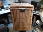 Grote rieten wasmand  met deksel 45 x 45 x 65 cm, Huis en Inrichting, 50 tot 100 cm, 50 tot 75 cm, Ophalen of Verzenden, Zo goed als nieuw