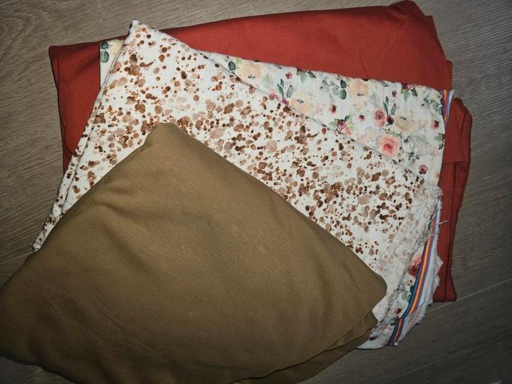 Stoffenpakket Aardse Tinten, Hobby en Vrije tijd, Stoffen en Lappen, Nieuw, Katoen, 120 cm of meer, 30 tot 200 cm, Ophalen of Verzenden