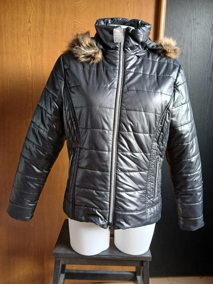 Zwarte glanzende jas met bontmuts maat M, Dieren en Toebehoren, Paardrijkleding, Nieuw, Dames, Bovenkleding, Dressuur, Ophalen of Verzenden