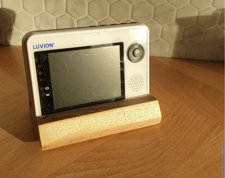 Goedwerkende Luvion essential monitor, Kinderen en Baby's, Babyfoons, Zo goed als nieuw, Minder dan 100 meter, Camera, Digitaal