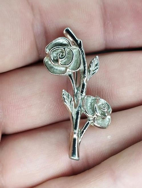 prachtige vintage rozenbroche, Sieraden, Tassen en Uiterlijk, Broches, Zo goed als nieuw, Overige materialen, Goud, Ophalen of Verzenden