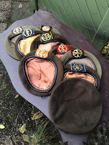 Leger Baret Collectie - 30 stuks beschikbaar voor biedingen