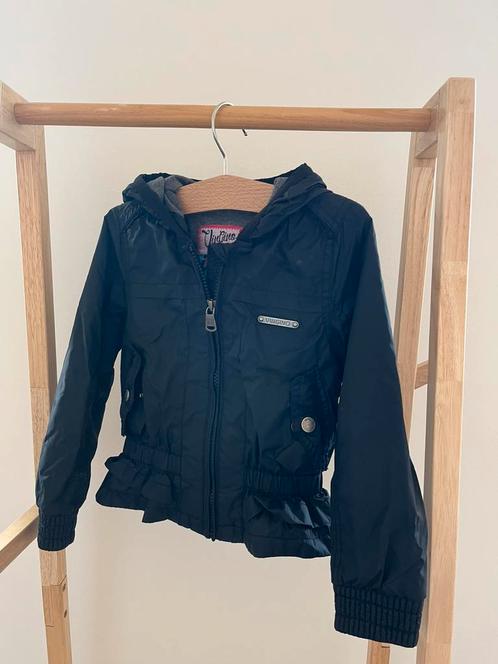 Vingino zomerjas meisje met capuchon en ruches maat 104, Kinderen en Baby's, Kinderkleding | Maat 104, Gebruikt, Meisje, Jas, Ophalen of Verzenden