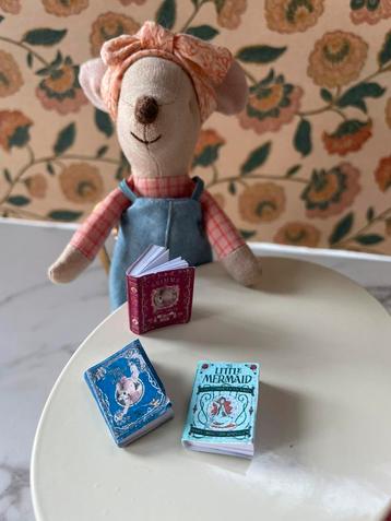 Maileg muizen boekjes beschikbaar voor biedingen