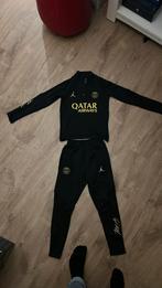 Mooi trainingspak Paris Saint-Germain maat 120-137, Kinderen en Baby's, Kinderkleding | Maat 134, Ophalen, Zo goed als nieuw, Jongen of Meisje