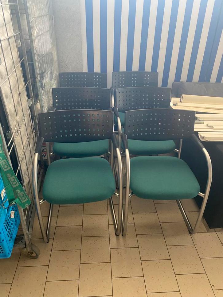 6x Vitra Vis-a-Vis Vergaderstoelen – Design Kantoorstoelen, Huis en Inrichting, Stoelen, Zo goed als nieuw, Vijf, Zes of meer stoelen