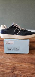 Philippe Model sneakers maat 43 Zeer mooi!  Nieuw 280 euro., Kleding | Heren, Schoenen, Ophalen of Verzenden, Zo goed als nieuw