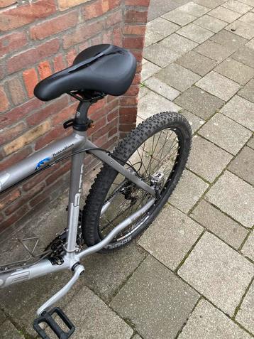 Mooie cube ltd 56cm moet weg zo snel mogelijk beschikbaar voor biedingen
