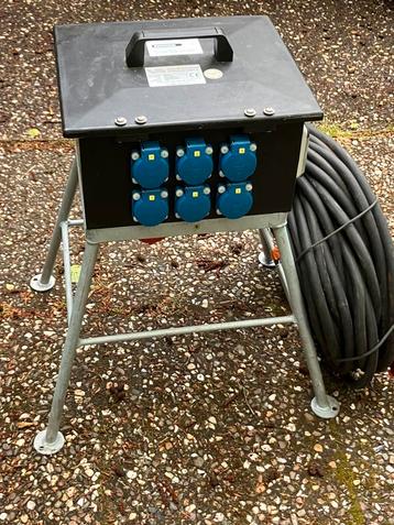 Zwerfkast elektra verdeelkast met 25 mtr kabel beschikbaar voor biedingen