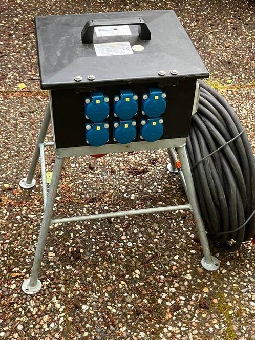 Zwerfkast elektra verdeelkast met 25 mtr kabel, Doe-het-zelf en Verbouw, Elektra en Kabels, Zo goed als nieuw, Overige typen, Ophalen