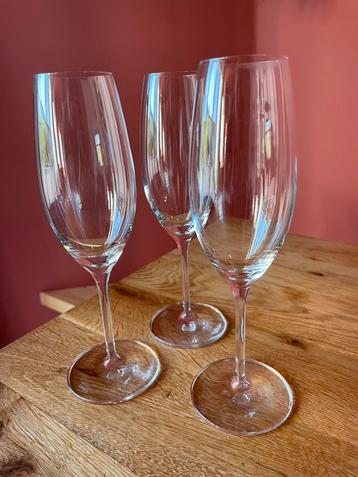 Schott Zwiesel champagne glazen beschikbaar voor biedingen