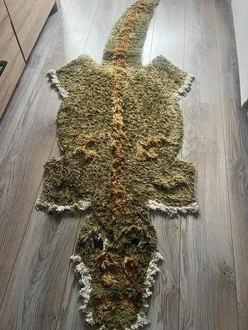 Krokodillen kleed beschikbaar voor biedingen