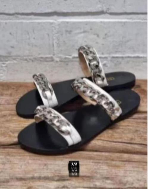 SIREN - Prachtige leren chain slippers maat 38 - Nieuw, Kleding | Dames, Schoenen, Nieuw, Slippers, Wit, Ophalen of Verzenden