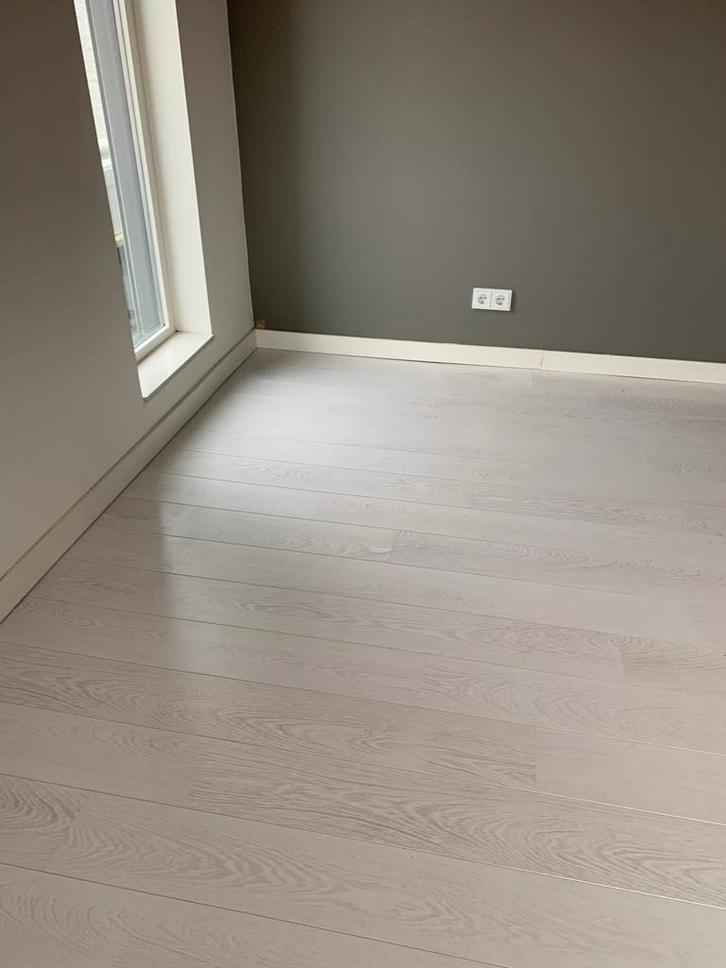 Quickstep Laminaat Wit/Grijs - 20-22m2, Doe-het-zelf en Verbouw, Vloerdelen en Plavuizen, Zo goed als nieuw, Laminaat, Kunststof