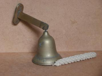 Vintage trekbel deurbel met ophangbeugel deur trek bel oud beschikbaar voor biedingen