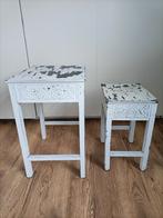 2 wit met zwarte sier krukjes - gratis af te halen!, Huis en Inrichting, Ophalen, Gebruikt, Hout