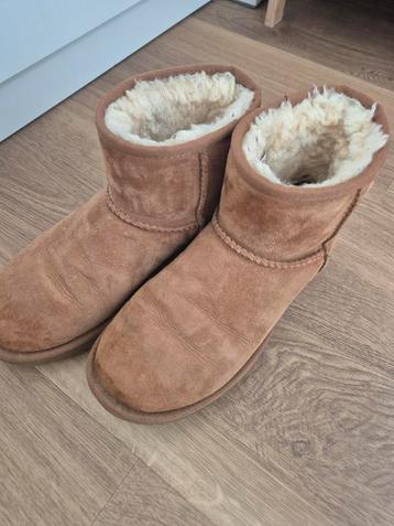 UGG Mini Laarzen - Bruin - Maat 38 beschikbaar voor biedingen