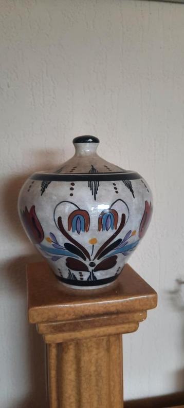 Antieke  Jugendstil deksel pot beschikbaar voor biedingen