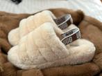 Ugg Fluff Yeah Sloffen Beige Maat 40, Kleding | Dames, Schoenen, Verzenden, Nieuw, Beige, Pantoffels of Sloffen