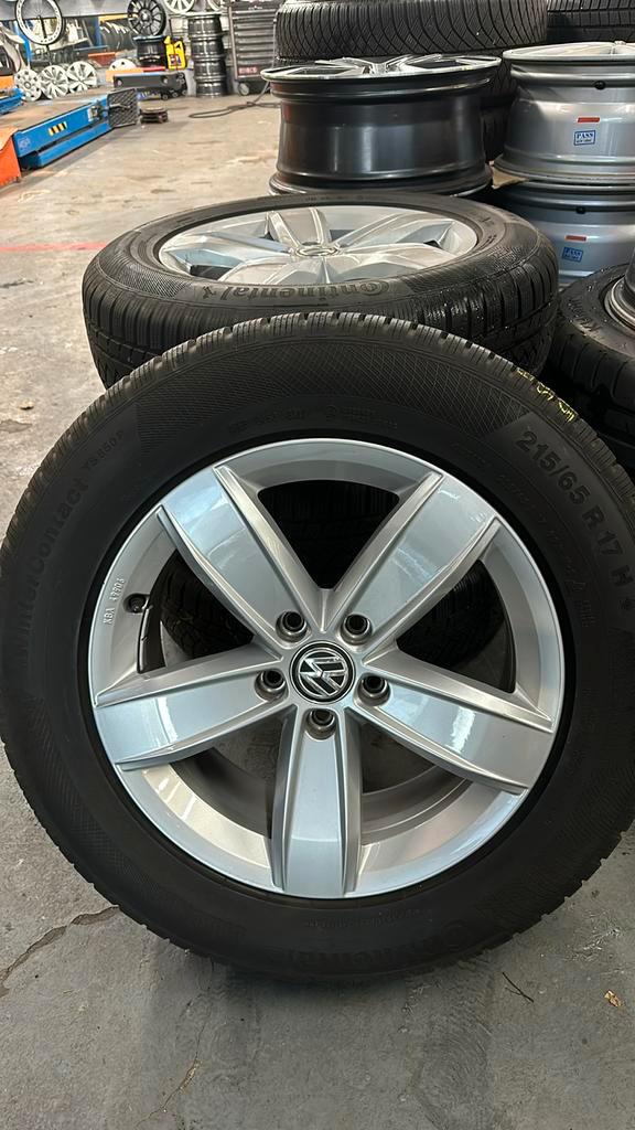 Volkswagen Tiguan winterset, Auto-onderdelen, Banden en Velgen, Banden en Velgen, Winterbanden, 17 inch, 215 mm, Personenwagen