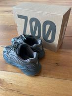 Yeezy boost 700, Kleding | Heren, Schoenen, Verzenden, Zo goed als nieuw