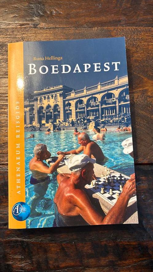Runa Hellinga - Boedapest, Boeken, Reisgidsen, Zo goed als nieuw, Europa, Ophalen of Verzenden
