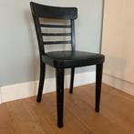 Vintage zwarte houten caféstoel met skai zitting stoel, Huis en Inrichting, Stoelen, Ophalen, Gebruikt, Zwart, Eén