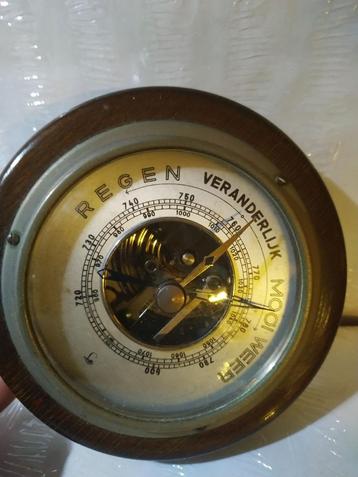 Vintage barometer van Lufft beschikbaar voor biedingen