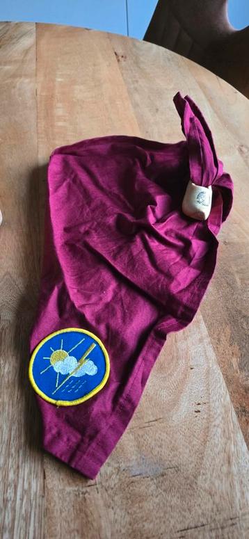 Scouting Welpen Das met Klomp en Batch en broek 128 beschikbaar voor biedingen